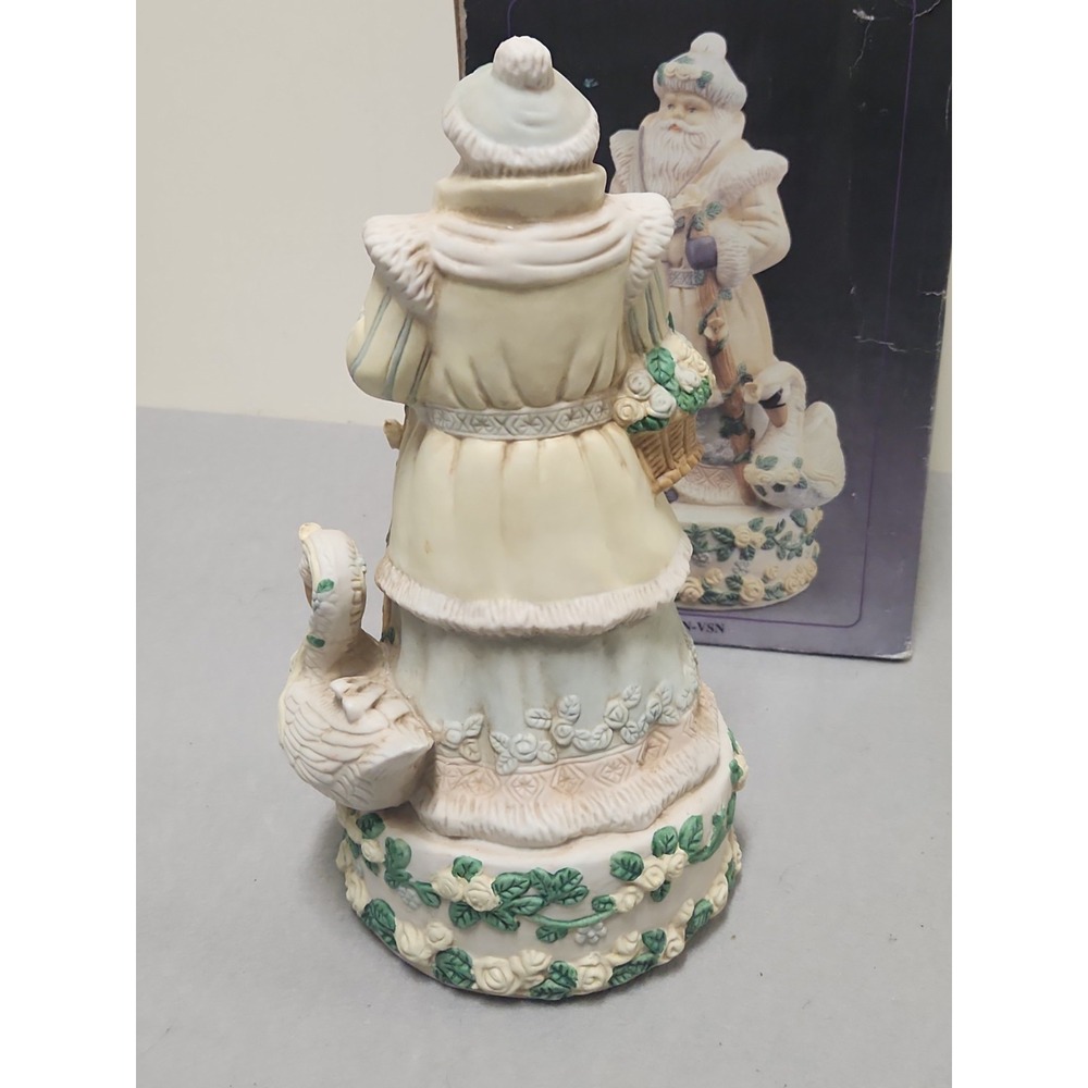 Victorian Porcelain Santa Music Box 1994 Works - Picture 6 of 16